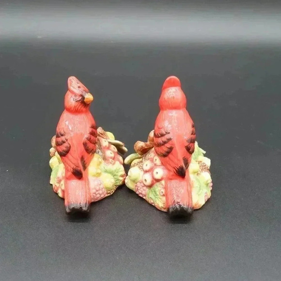 Lefton Cardinal Red Bird Salt & Pepper Shakers Ceramic Acorns Berries 2001 - Picture 5 of 7